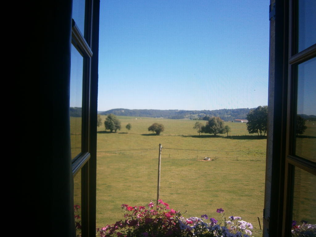 Bed and Breakfast Le P'tit Bonheur Chilly-sur-Salins Exterior foto